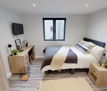 6 bedroom flat to rent - Photo 2