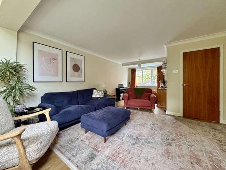 Rosehill, Montague Road, Berkhamsted, HP4 - Photo 3