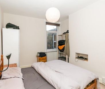 Lovely & Spacious 1 bedroom property with garden near Piccadilly line - Photo 5