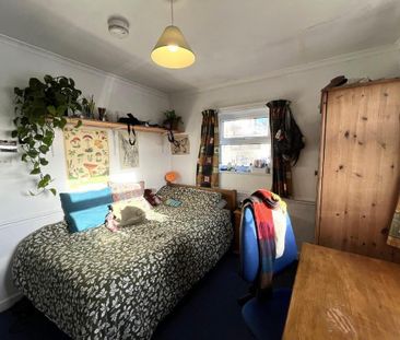 5 bedroom end of terrace house to rent - Photo 5