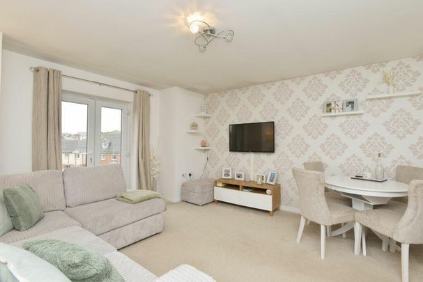 2 bedroom flat to rent - Photo 1