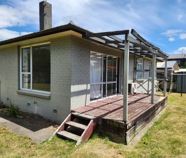 Tidy, three bedroom, one bathroom separate toilet family home. - Photo 6