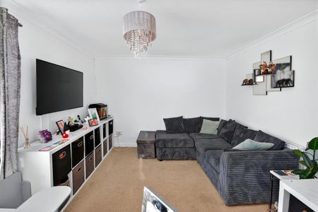 2 bedroom maisonette to rent - Photo 2