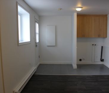 Grand 3 1/2 Au Rez-de-chaussée - Photo 3