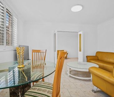 All Bills Included, Centrally Located, Private, Sun-Kissed , Oversi... - Photo 1