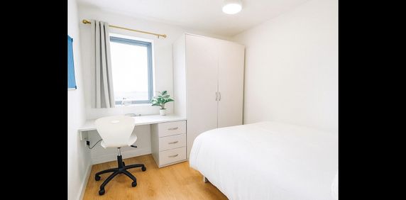 4 Bed Flat, Queensland Place, L7 - Photo 2