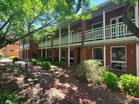 2/90 The Avenue, Parkville VIC 3052 - Photo 5