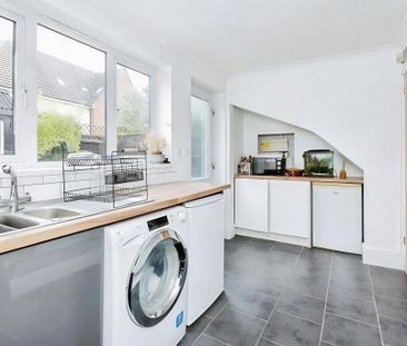 2 bedroom semi-detached house to rent - Photo 2