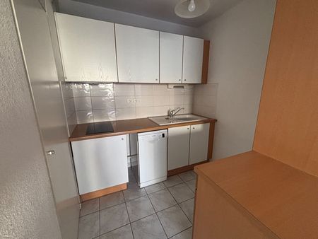 Location Appartement 2 pièces 45m² NIMES 30000 - Photo 4