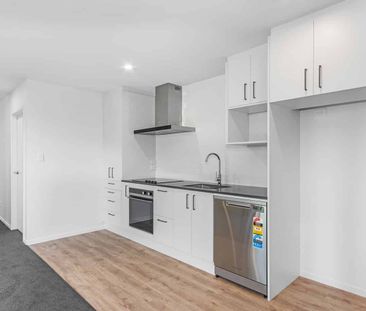 New Two Bedroom In Lincoln! - Photo 1