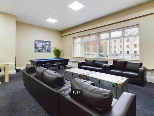 1 bedroom hotel room to rent - Photo 1