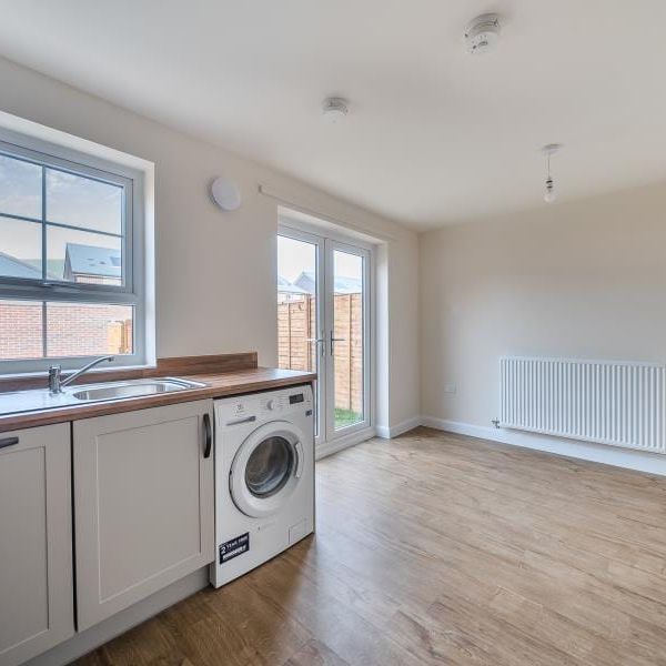 Ilex Drive, Fiddington Fields, Tewkesbury, Gloucestershire - Photo 1