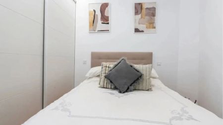 2-bedroom apartment for rent in Almagro, all bills included - Foto 5