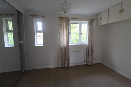 2 bedroom House To Let - Photo 4
