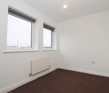 2 Bedroom Flat - Second Floor - Photo 2