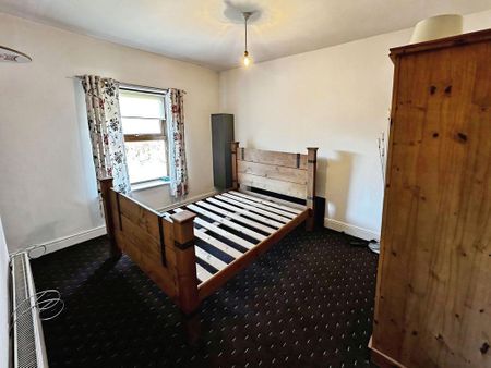 3 bedroom semi-detached house to rent - Photo 4