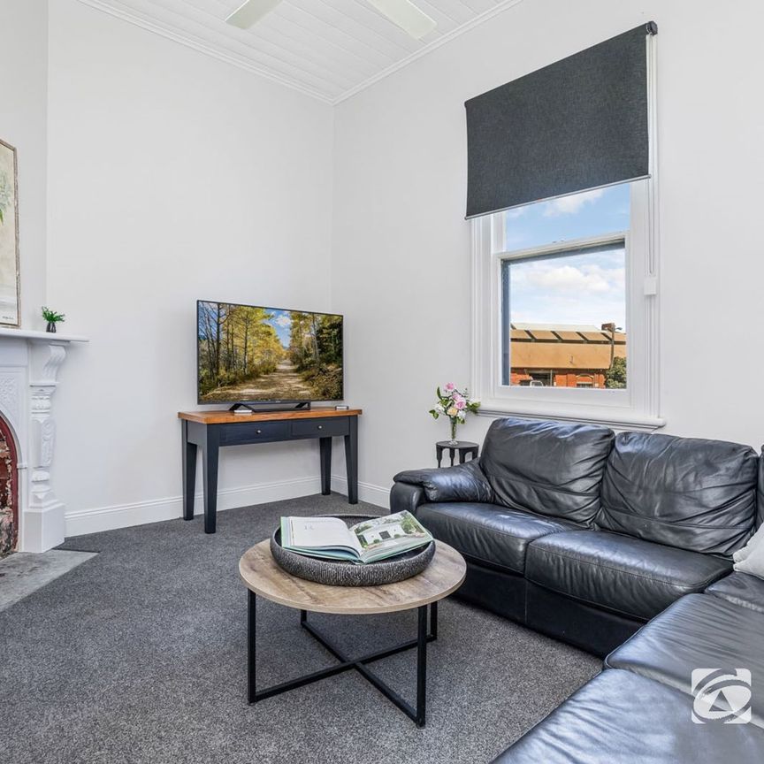 FULLY FURNISHED - CONTACT AGENT FOR AVAILABILITY - Photo 1