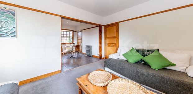 Stylish Contemporary 2-Bedroom Apartment in Exclusive Holybank Development - Photo 1