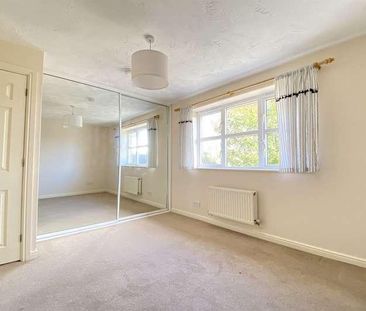 Rosebanks, Nr Town Centre, RG21 - Photo 1