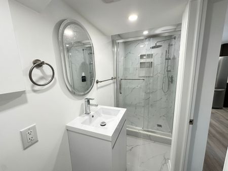 For Lease - 17 Tamarisk Drive Unit# Lower, Toronto, Ontario - Photo 4