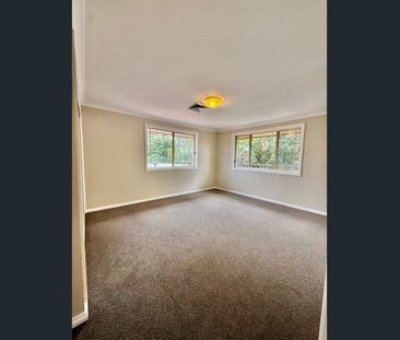 Spacious 3-Bedroom Townhouse in Prime Casula Location - Photo 4