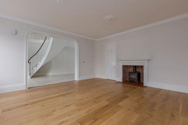 5 bedroom detached house to rent - Photo 1