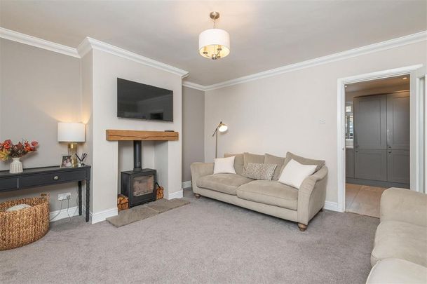 4 bedroom property to rent - Photo 1