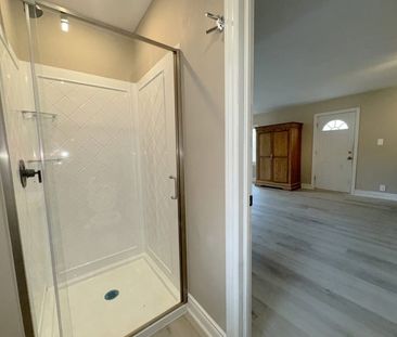 Central Barrie: Newly Renovated 1 Bed, 1 Bath Unit, Wellington St. ... - Photo 3