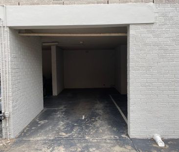 What a Location! Coffee, Dinner, Movies or Train? - Photo 5