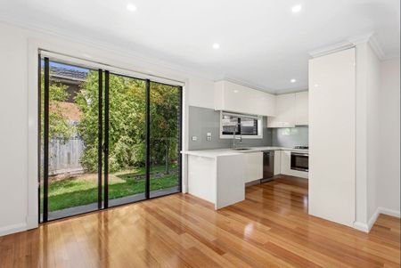 Contemporary Double-Storey Townhouse in Prime Templestowe Location - Photo 4