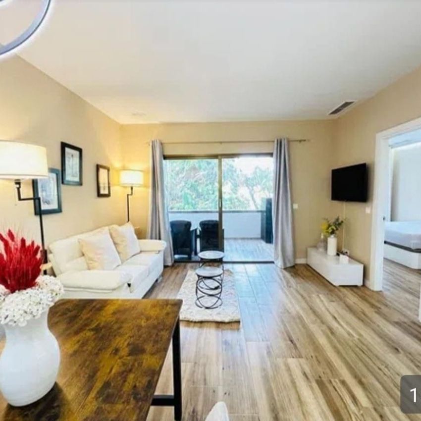 Alquiler de piso en Calle Londres, 1 - Photo 1