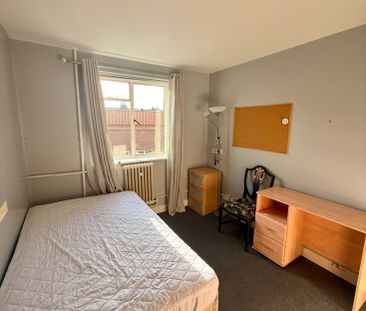 Room in a Shared House, Demesne Road, M16 - Photo 6