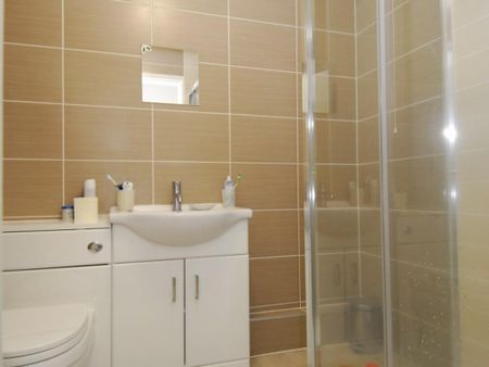 2 bedroom house share to rent - Photo 5
