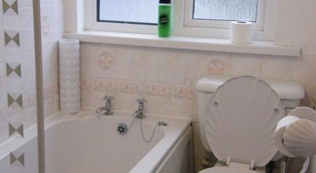 Room for Rent with a Reward! - Photo 4