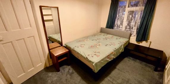 Room in a Shared House, Whitby Road, HA2 - Photo 2