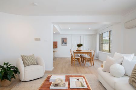 Stylishly Renovated Townhouse in the Heart of Merewether - Photo 5