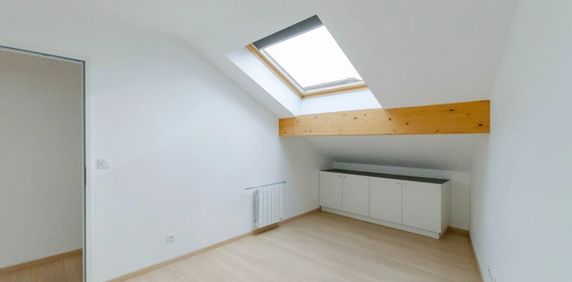 Location Appartement 4 pièces 87m² ST MARCELLIN 38160 - Photo 2