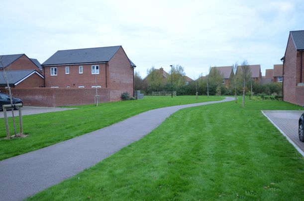 Willow Way, Bracklesham - Photo 1