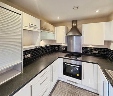 2 bedroom flat to rent - Photo 6