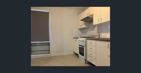 Budget Family Home - Photo 3