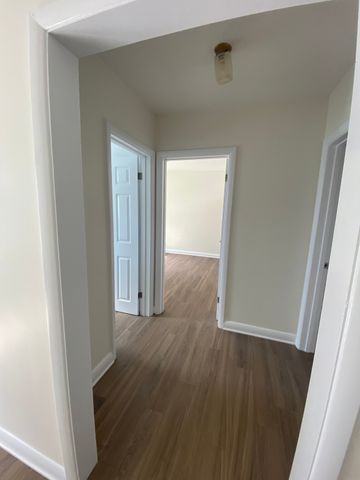 447 Palace Road Unit 3 - 2 bed, 1 bath - Photo 4