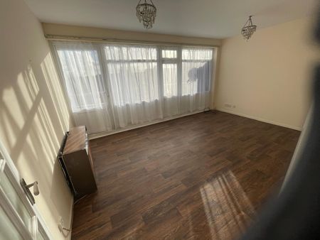 239-241 High Road - Photo 2