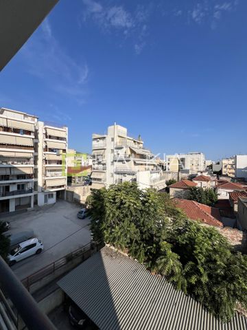 Διατίθεται προς ενοικίαση διαμέρισμα τρίτου ορόφου, συνολικής επιφάνειας 54,10 τ.μ., στην περιοχή των Επτά Πλατανίων - Φωτογραφία 2