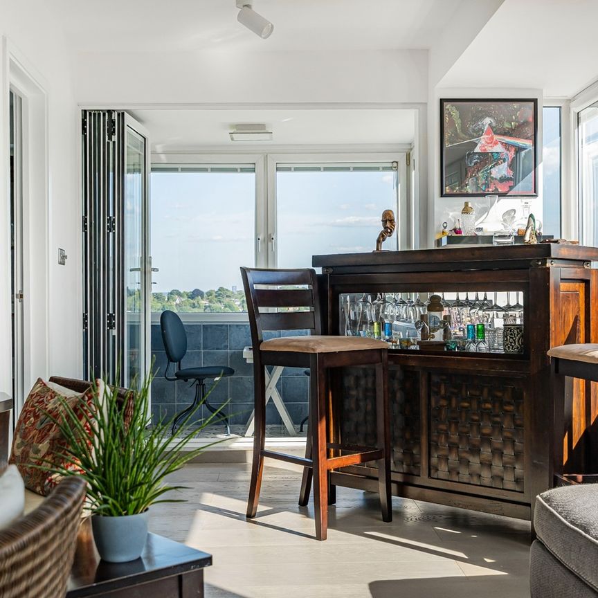 2 Bed Flat, Somerset House, SW19 - Photo 1