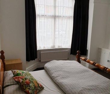 6 bedroom house share to rent - Photo 1