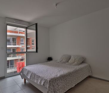 Location Appartement 3 pièces 69m² NIMES 30000 - Photo 3