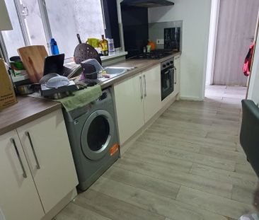 6 Minister Street, Cathays, Cardiff, CF24 4HR - Photo 4