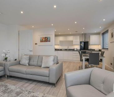 Apartment 22 Queens Square, Belfast, BT1 3FF - Photo 3