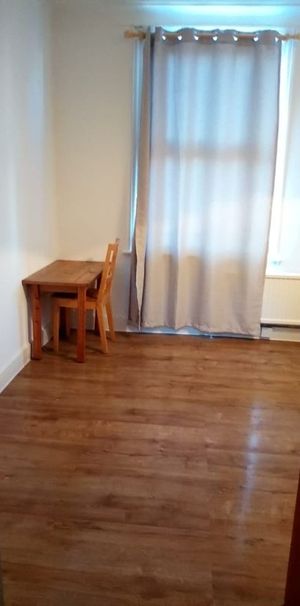 Room in a Shared House, Bovill Road, SE23 - Photo 2