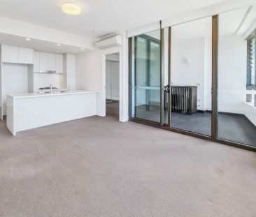 Brilliant Location – Modern 1 Bedroom Apartment with Harbour Bridge... - Photo 3